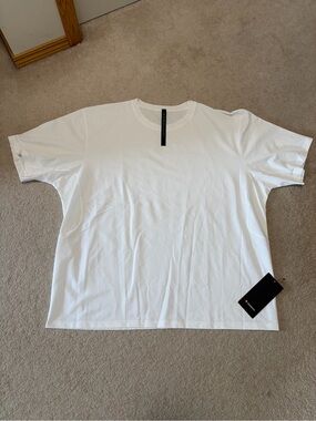 NWT XXL Men’s Lululemon T-Shirt
